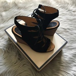 MELROSE AND MARKET Black Wedges Size 7.5